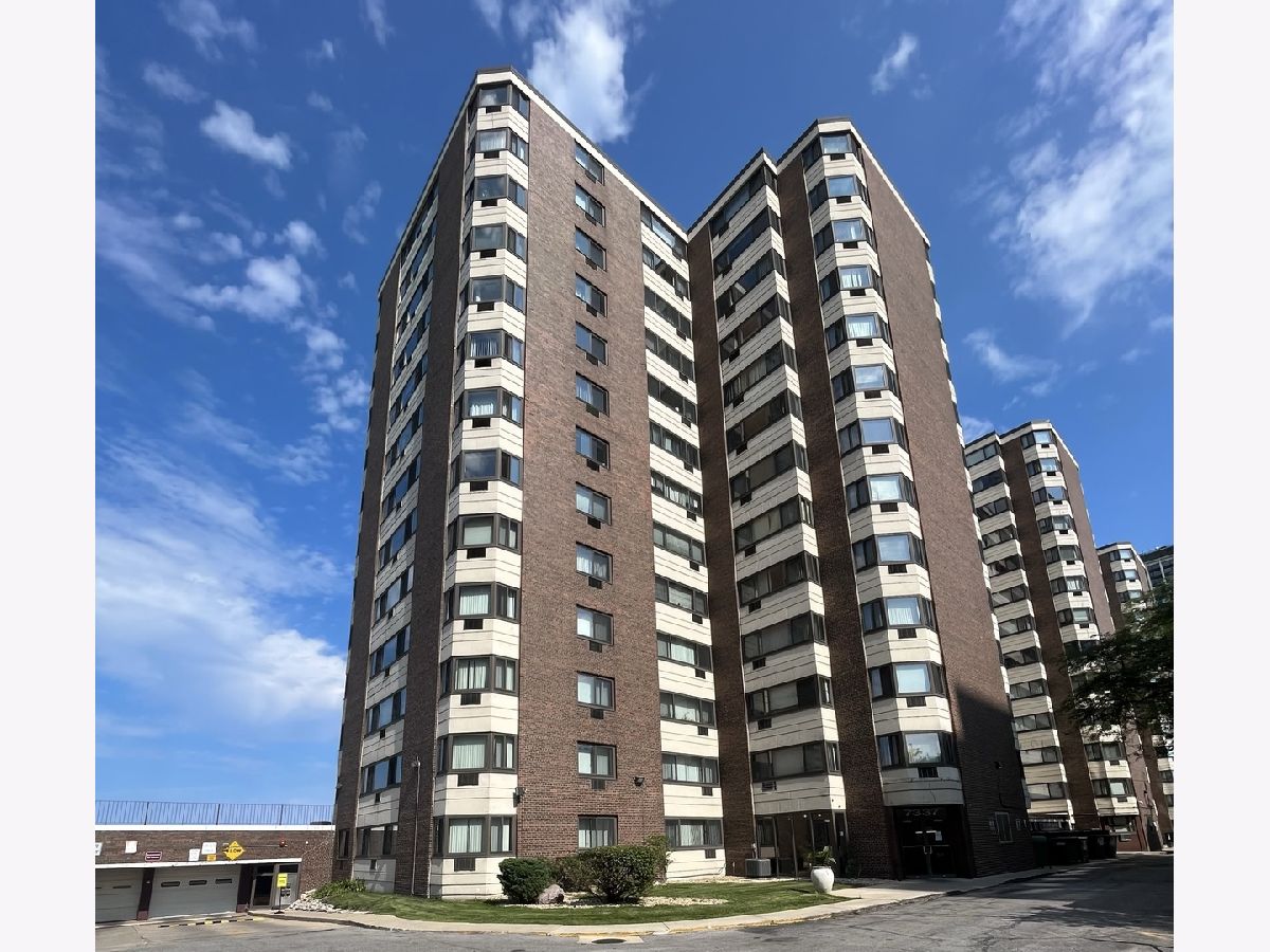  For Sale Chicago Illinois, 7337 South Shore Drive