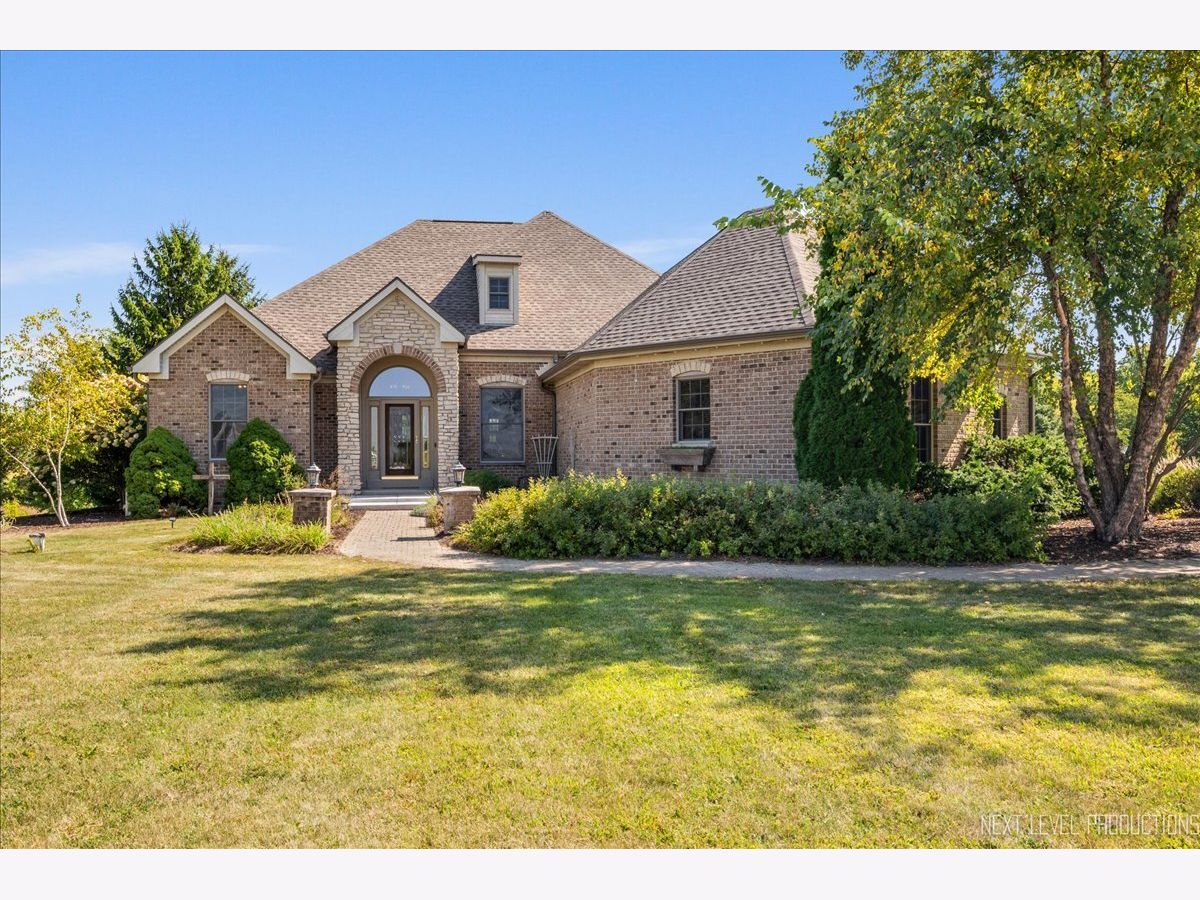  For Sale Newark Illinois, 9260 Stonewall Drive