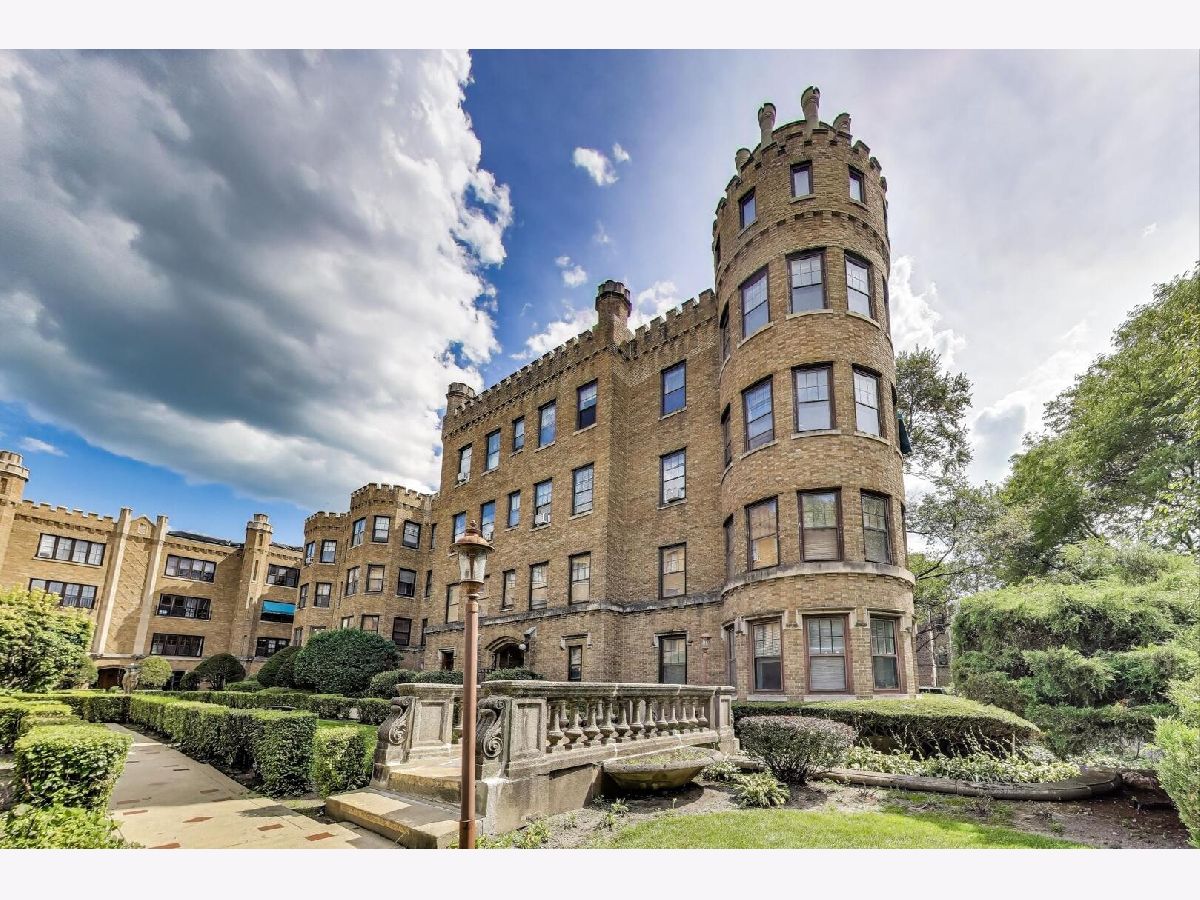  For Sale Chicago Illinois, 2426 Greenleaf Avenue
