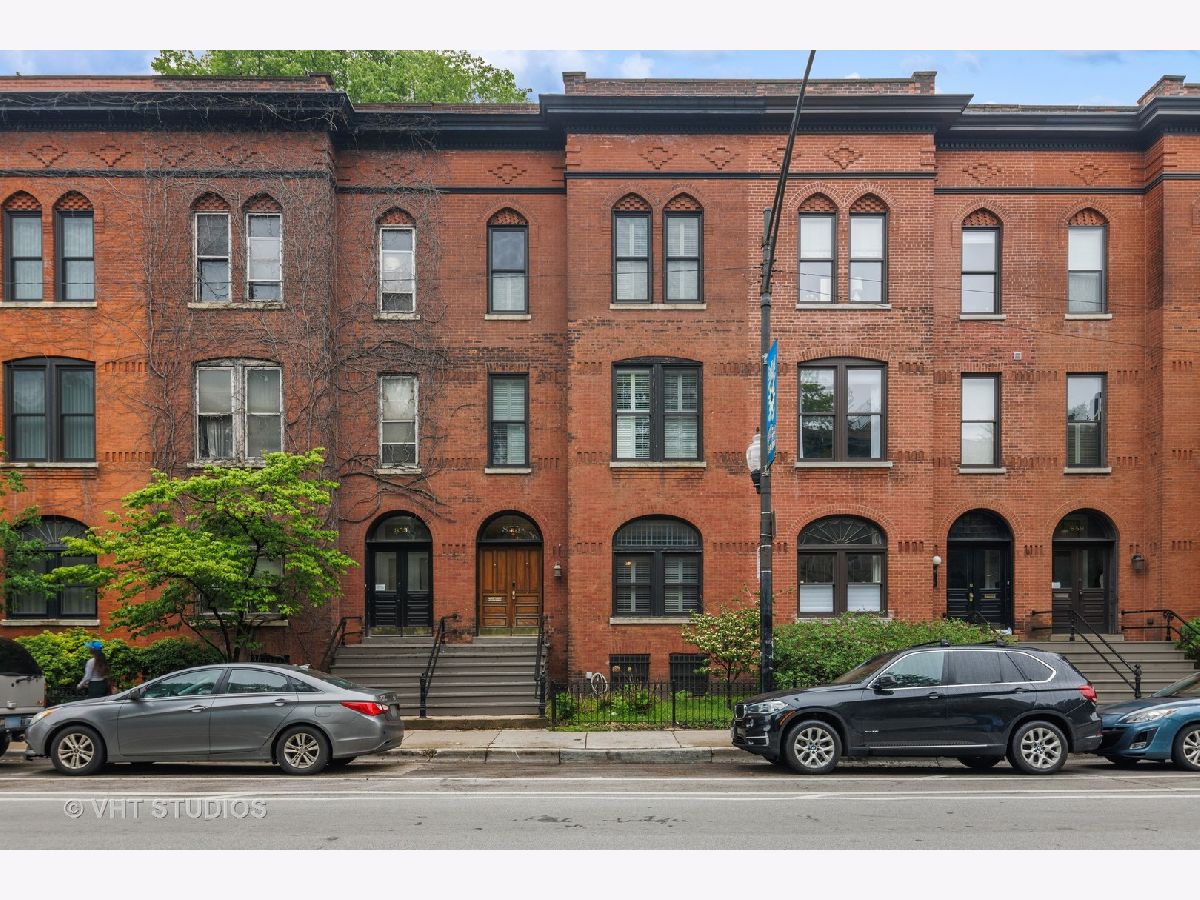  For Sale Chicago Illinois, 855 Fullerton Parkway