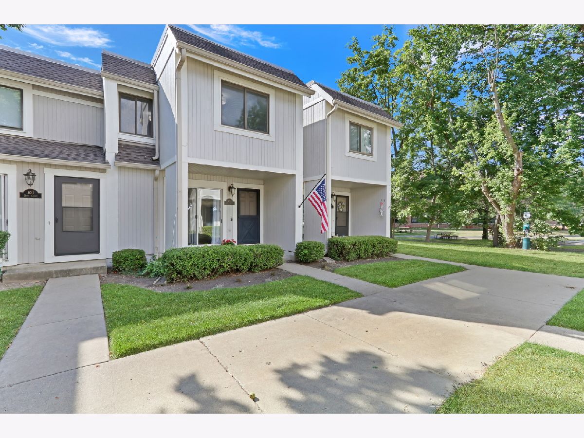  For Sale Grayslake Illinois, 633 Dove Court