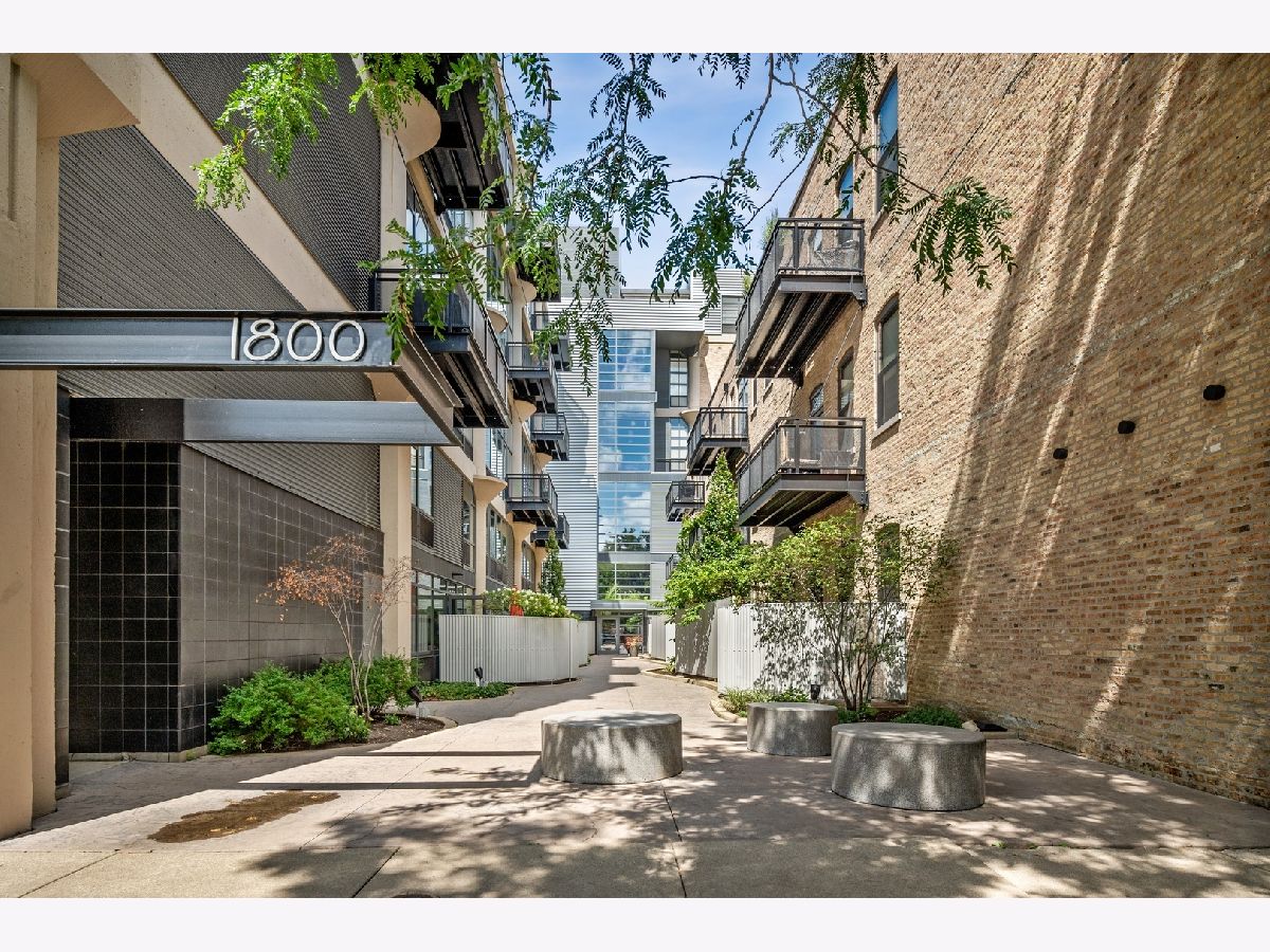  Sold Chicago Illinois, 1800 Grace