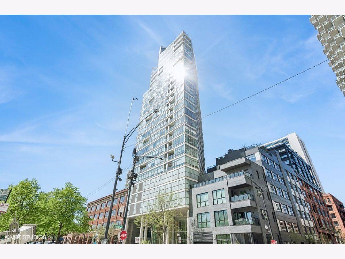 Condominiums For Sale Erie On The Park Chicago Illinois, 510 Erie Street