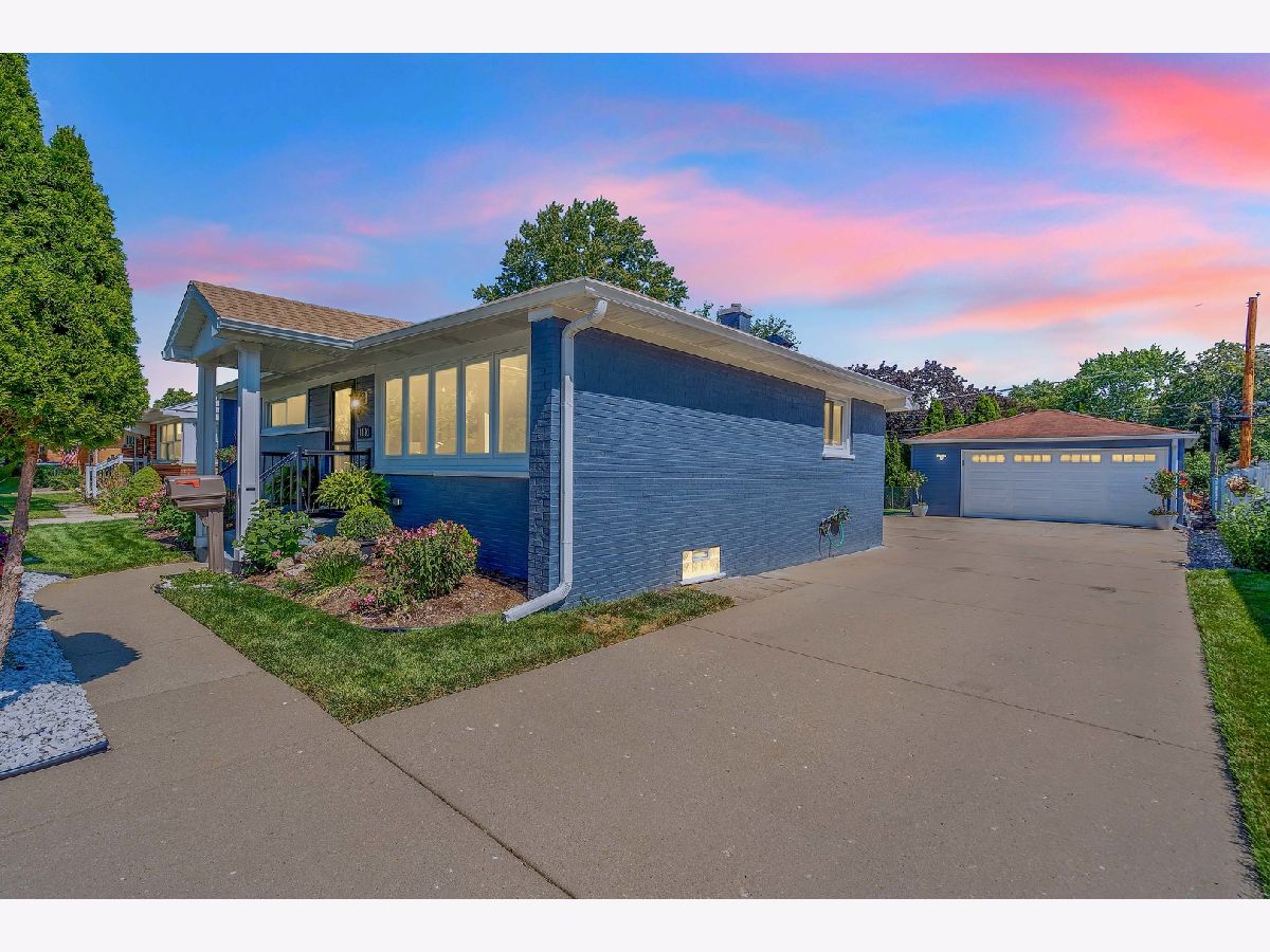  For Sale Elgin Illinois, 1193 Mohawk Drive