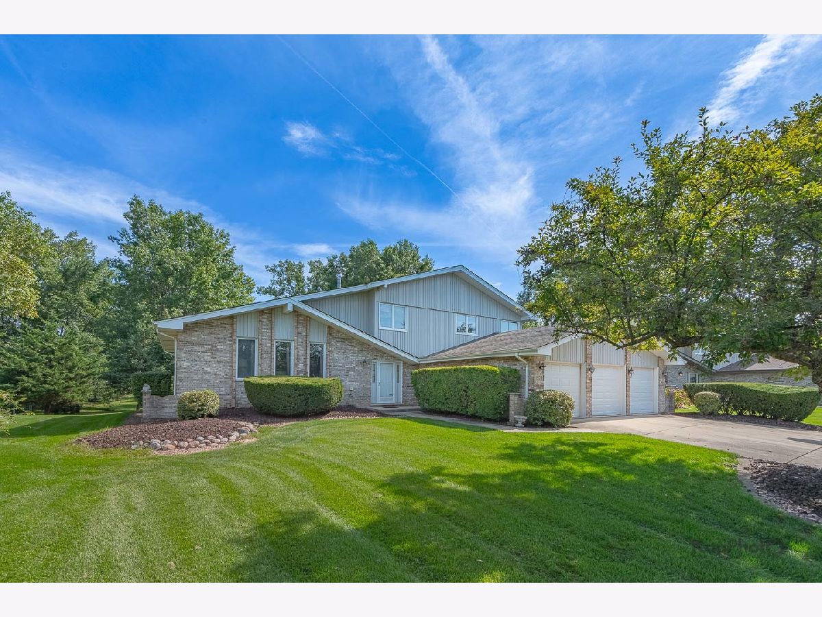 Homes & Townhomes & Condos For Sale Brook Hills Orland Park Illinois, 11528 Brookwood Drive