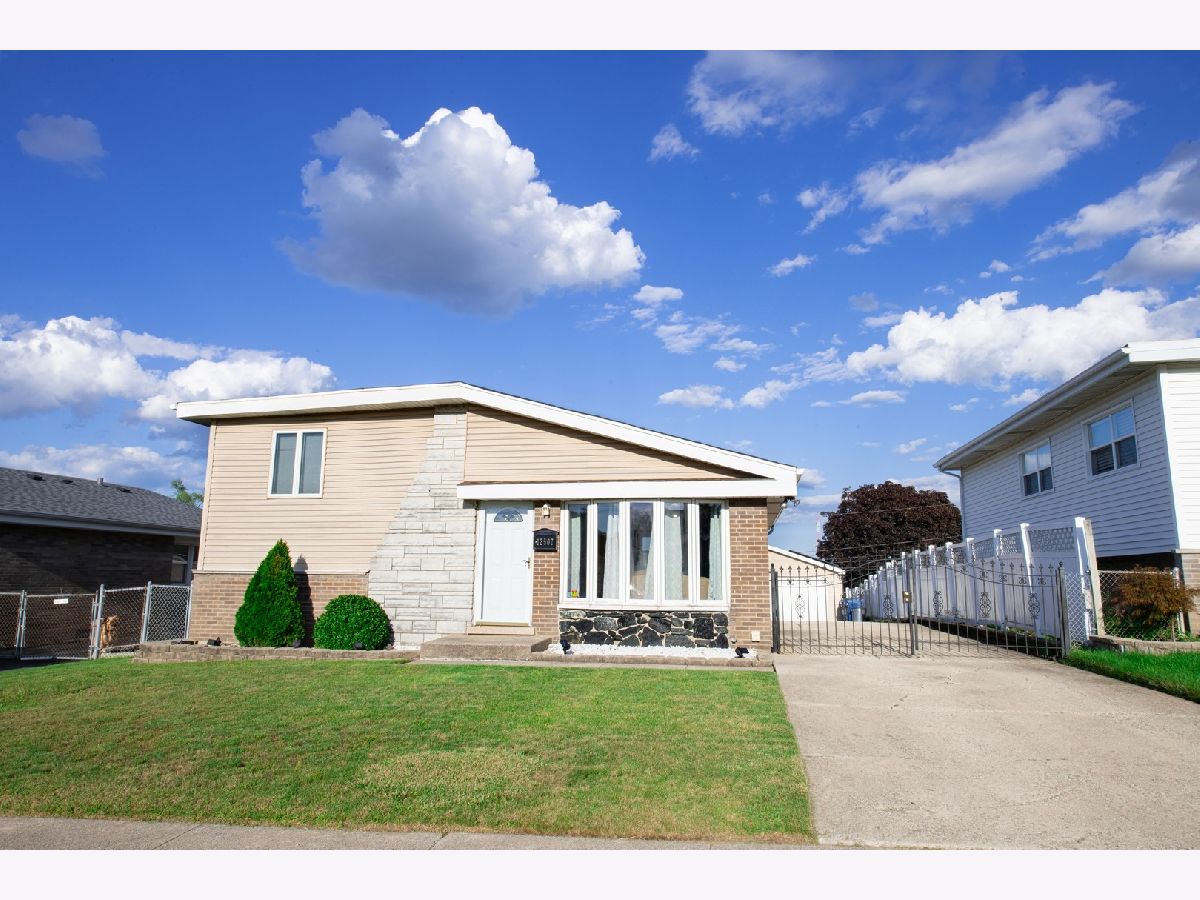  For Sale Alsip Illinois, 12507 Tripp Avenue