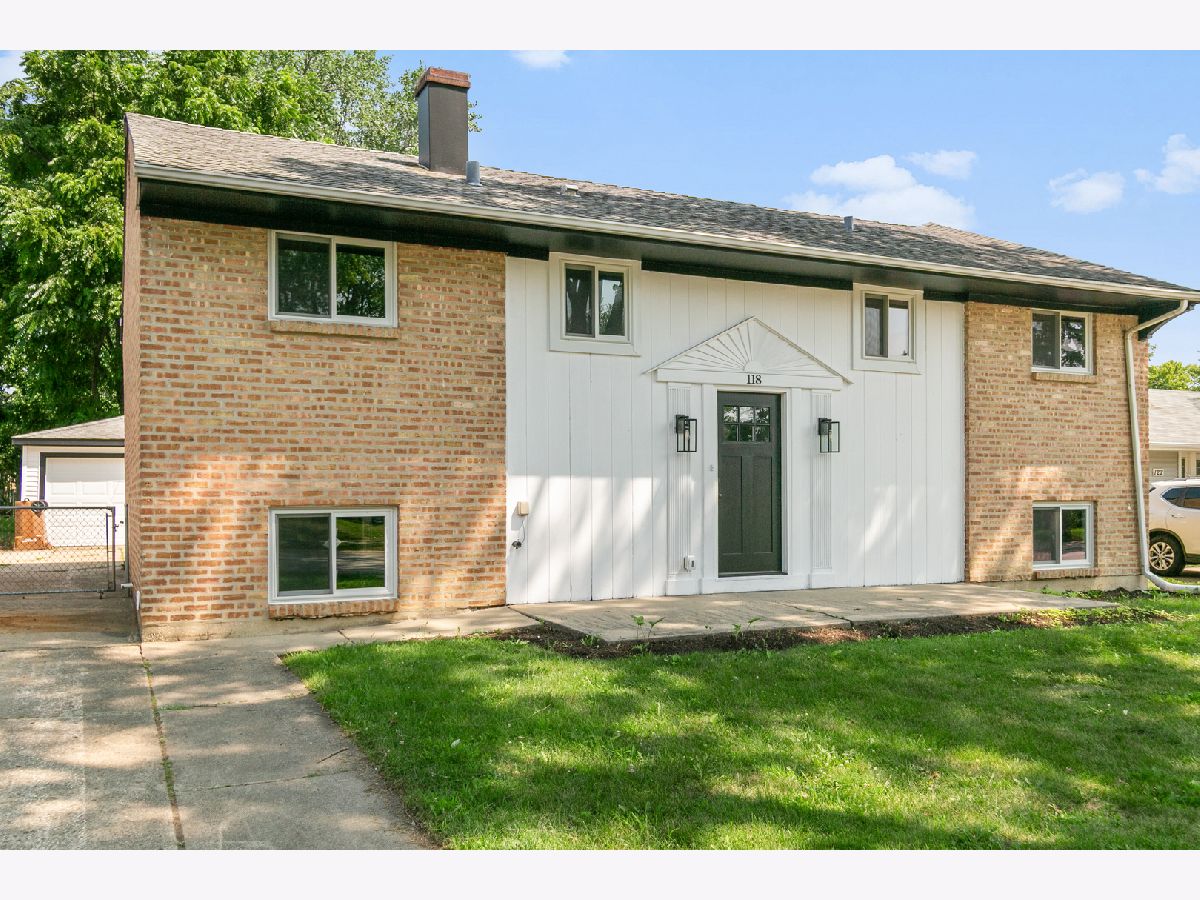  For Sale Glendale Heights Illinois, 118 Windsor Lane