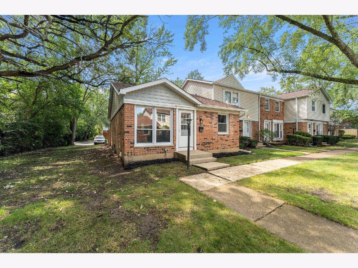  For Sale Streamwood Illinois, 2056 Essex Court