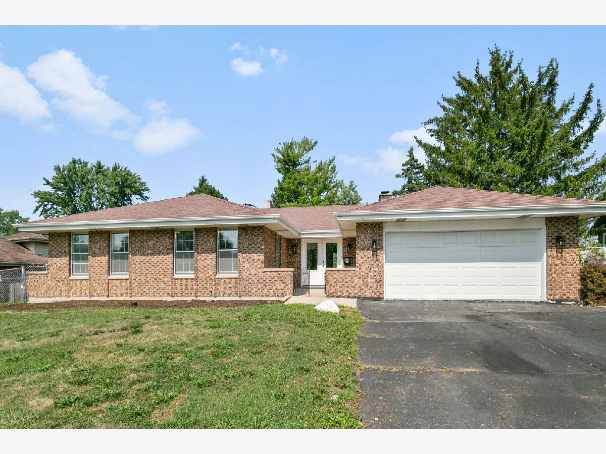  For Sale Chicago Heights Illinois, 823 Bradoc Street