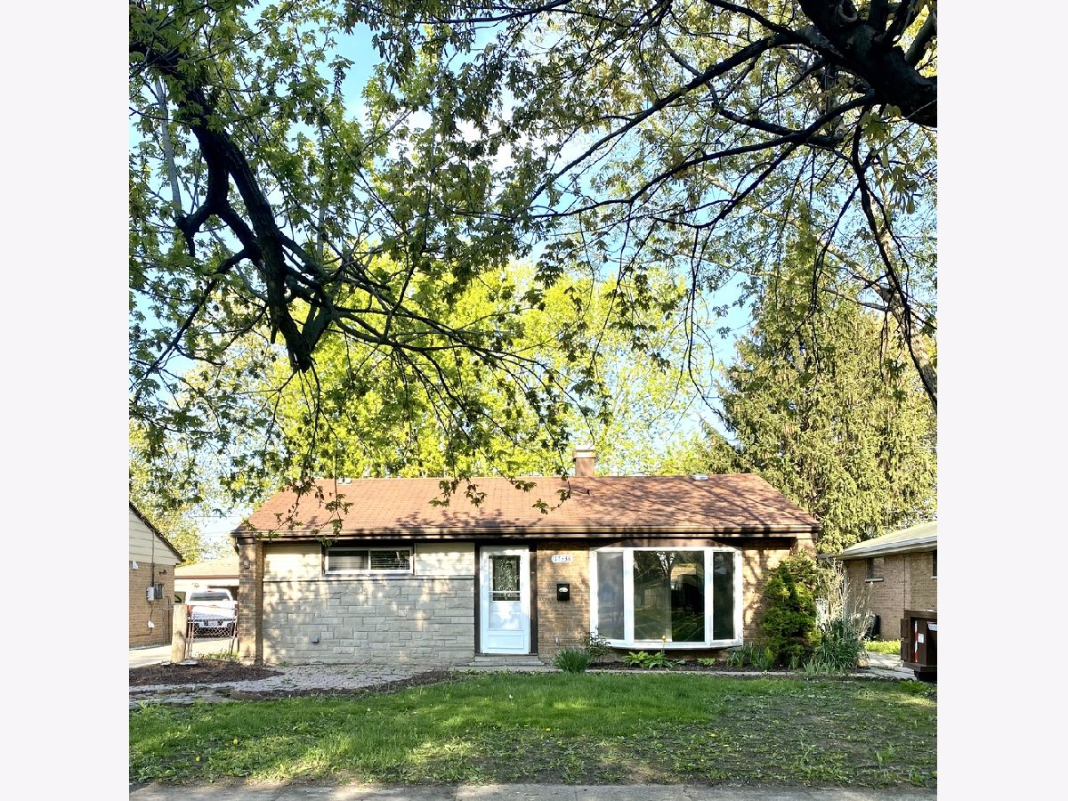 Rented Lansing Illinois, 17333 Chicago