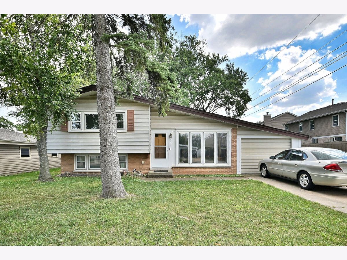  For Sale Des Plaines Illinois, 1903 Estes Avenue