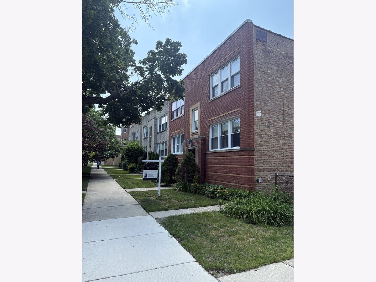 Homes & Condos & Townhomes For Rent Budlong Woods Chicago Illinois, 2553 Summerdale
