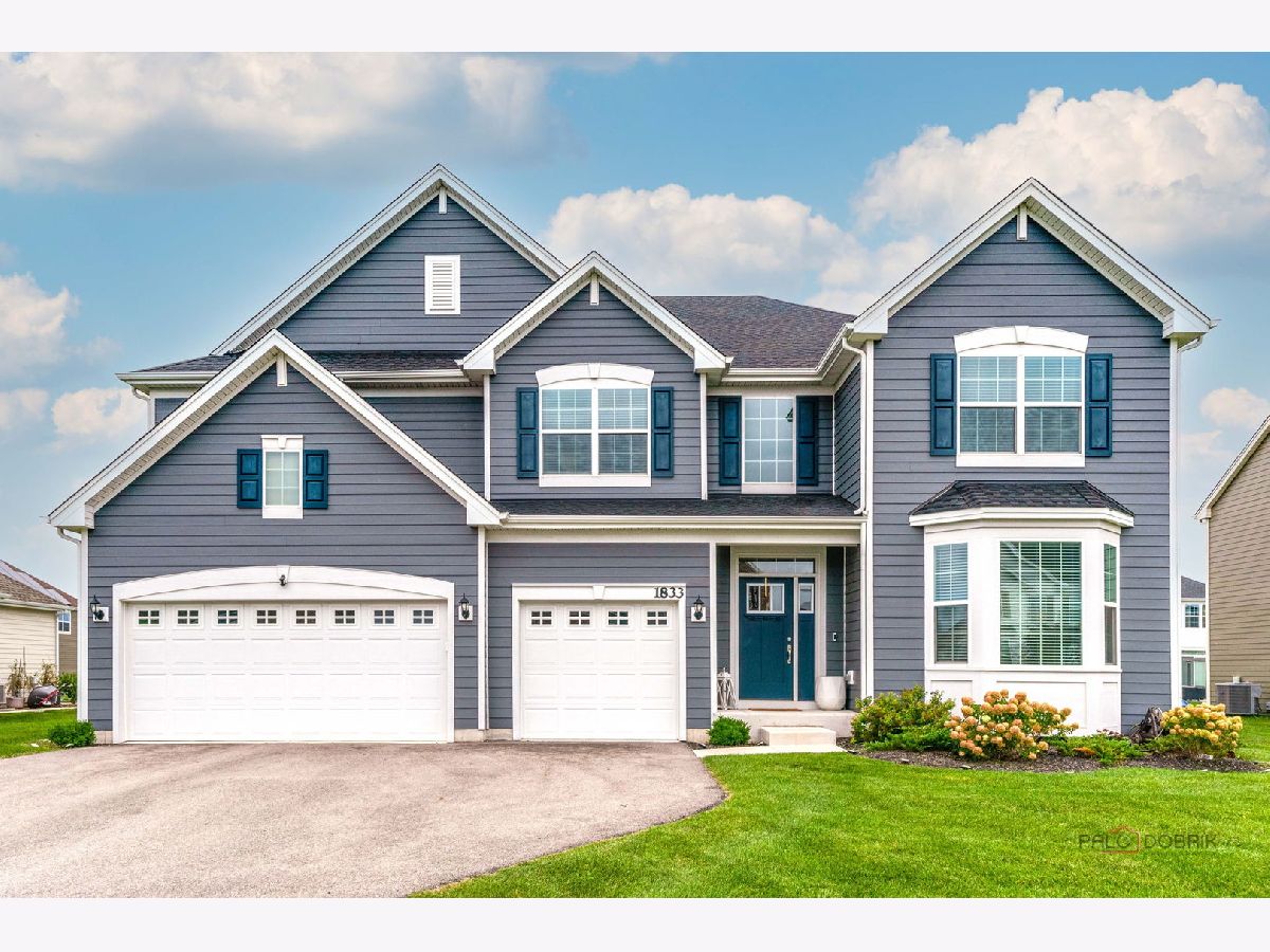  For Sale Elgin Illinois, 1833 Coralito Lane