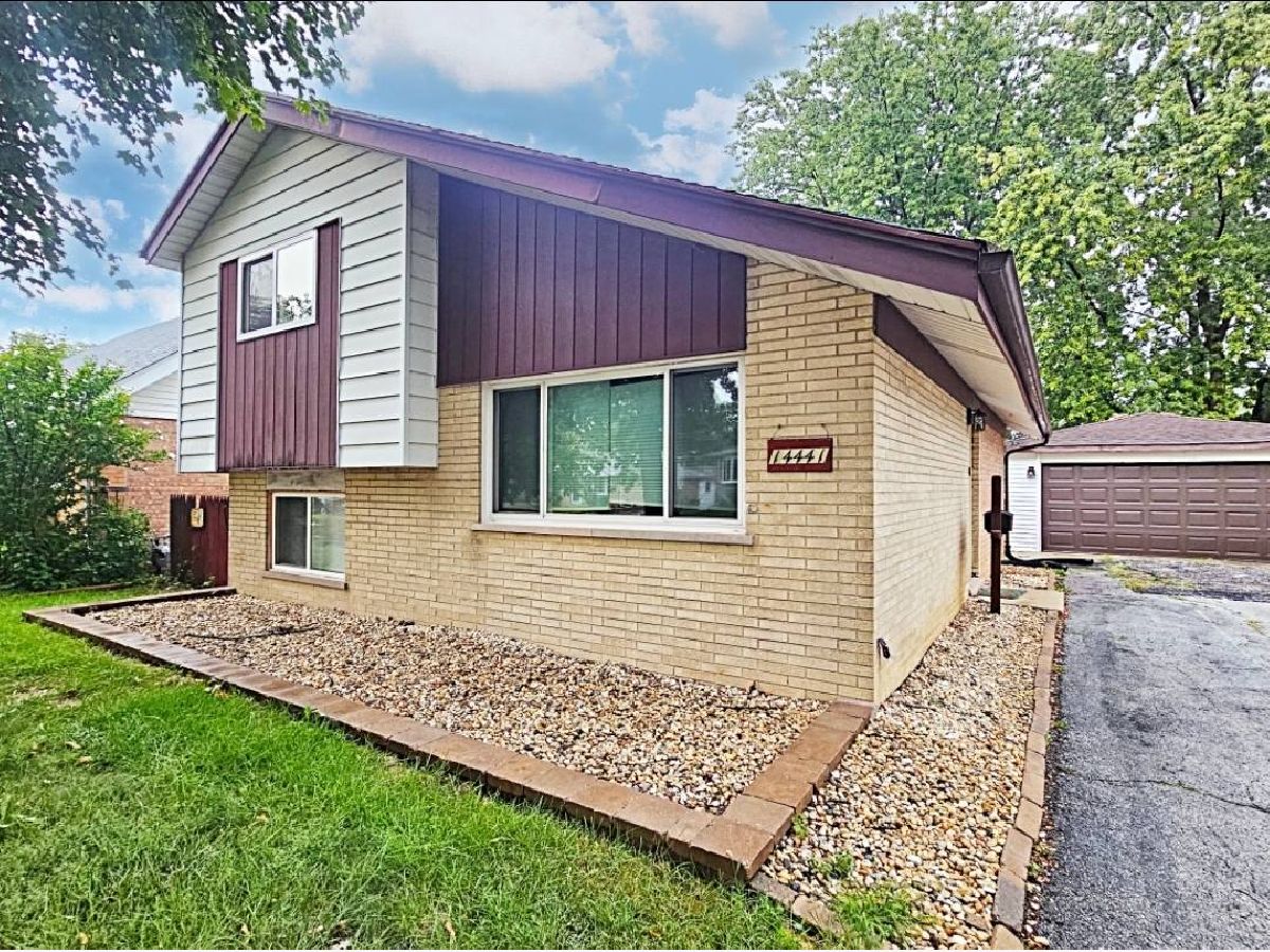  For Sale Midlothian Illinois, 14441 Kolin Avenue