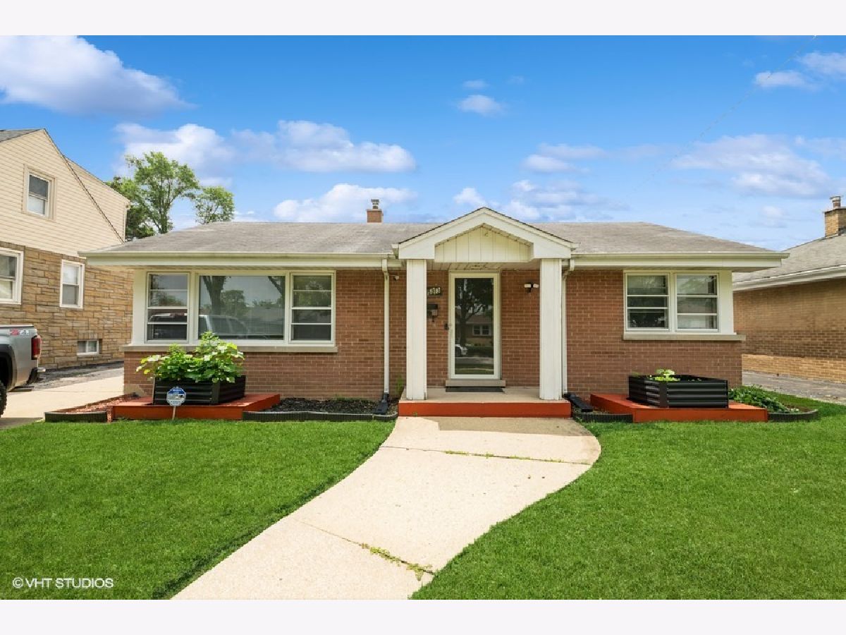  For Sale Berkeley Illinois, 5813 Superior Street