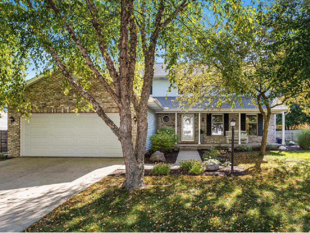 Homes & Condos & Townhomes For Sale Cherry Hills Champaign Illinois, 2410 Cherry Hills Drive