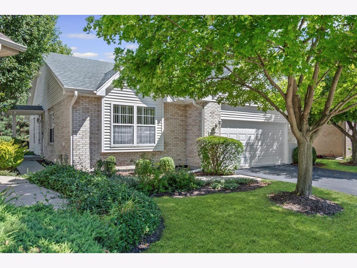 For Sale Joliet Illinois, 1118 Kylemore Court
