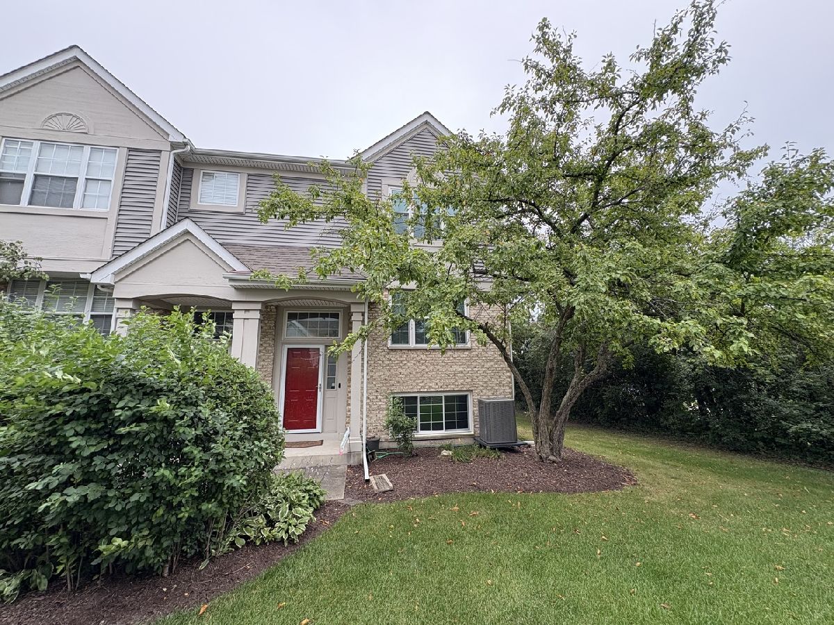  For Sale Darien Illinois, 2667 Woodmere Drive