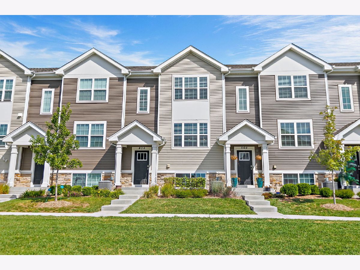  For Sale Hampshire Illinois, 804 Briar Glen Court