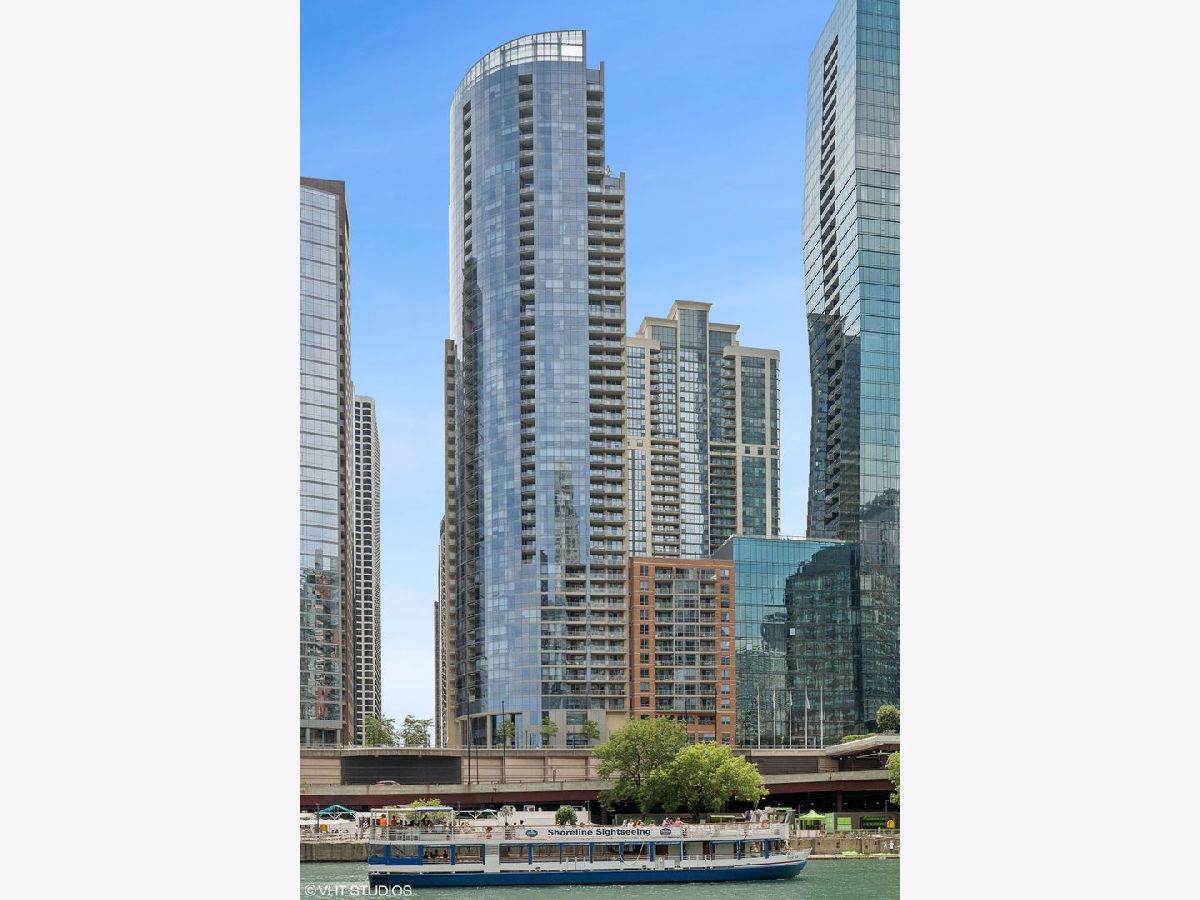  For Sale Chicago Illinois, 420 Waterside Drive