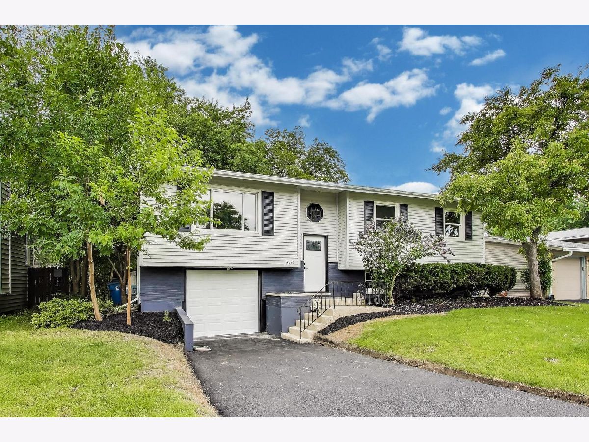  For Sale Hanover Park Illinois, 6915 Hawthorne Lane