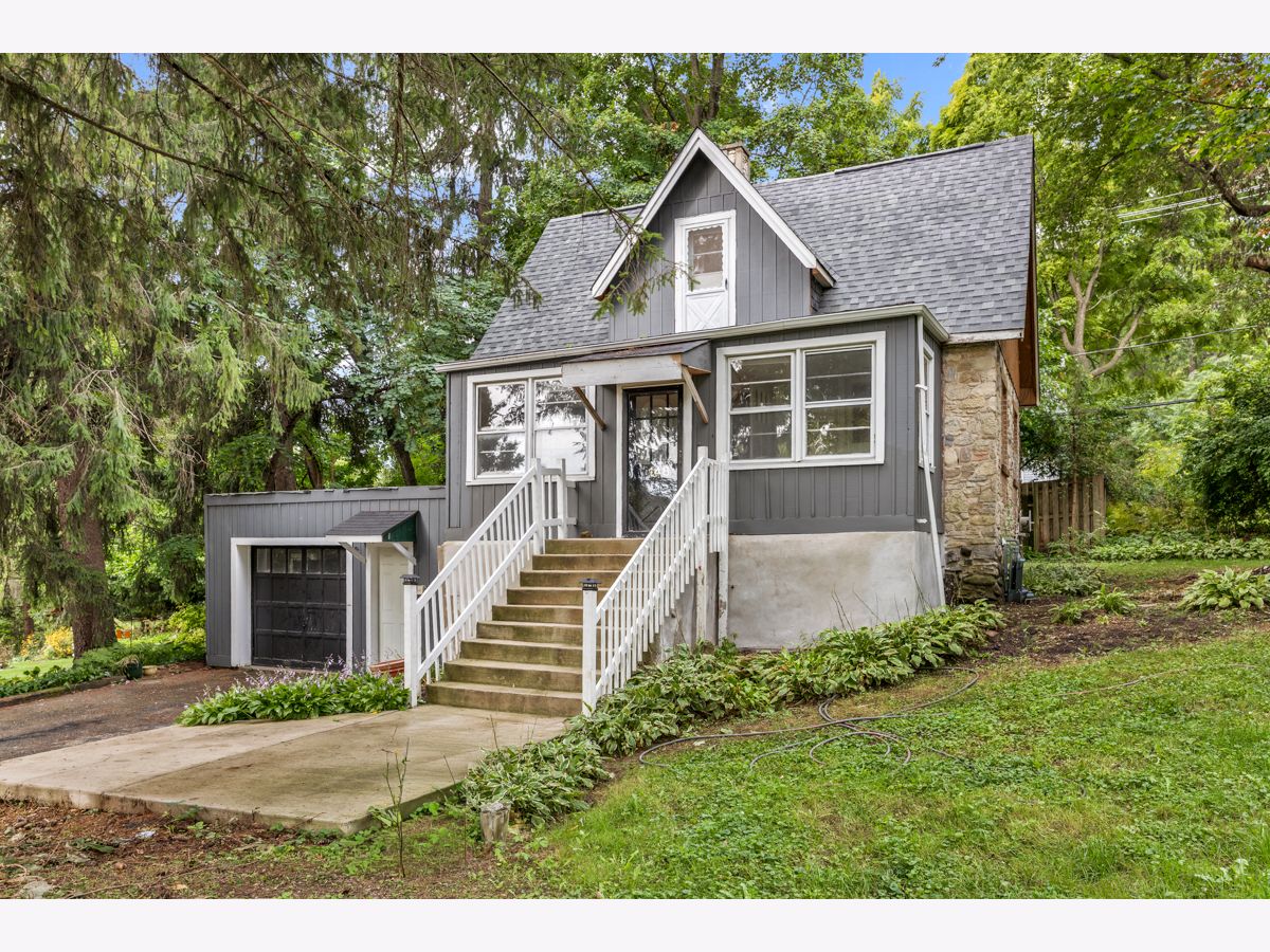  For Sale Algonquin Illinois, 148 Wildwood Road