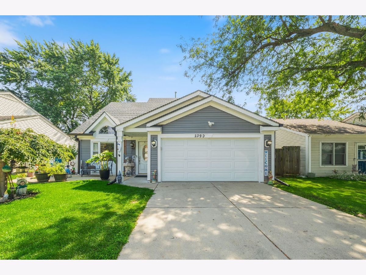  For Sale Aurora Illinois, 2390 Buttercup Court