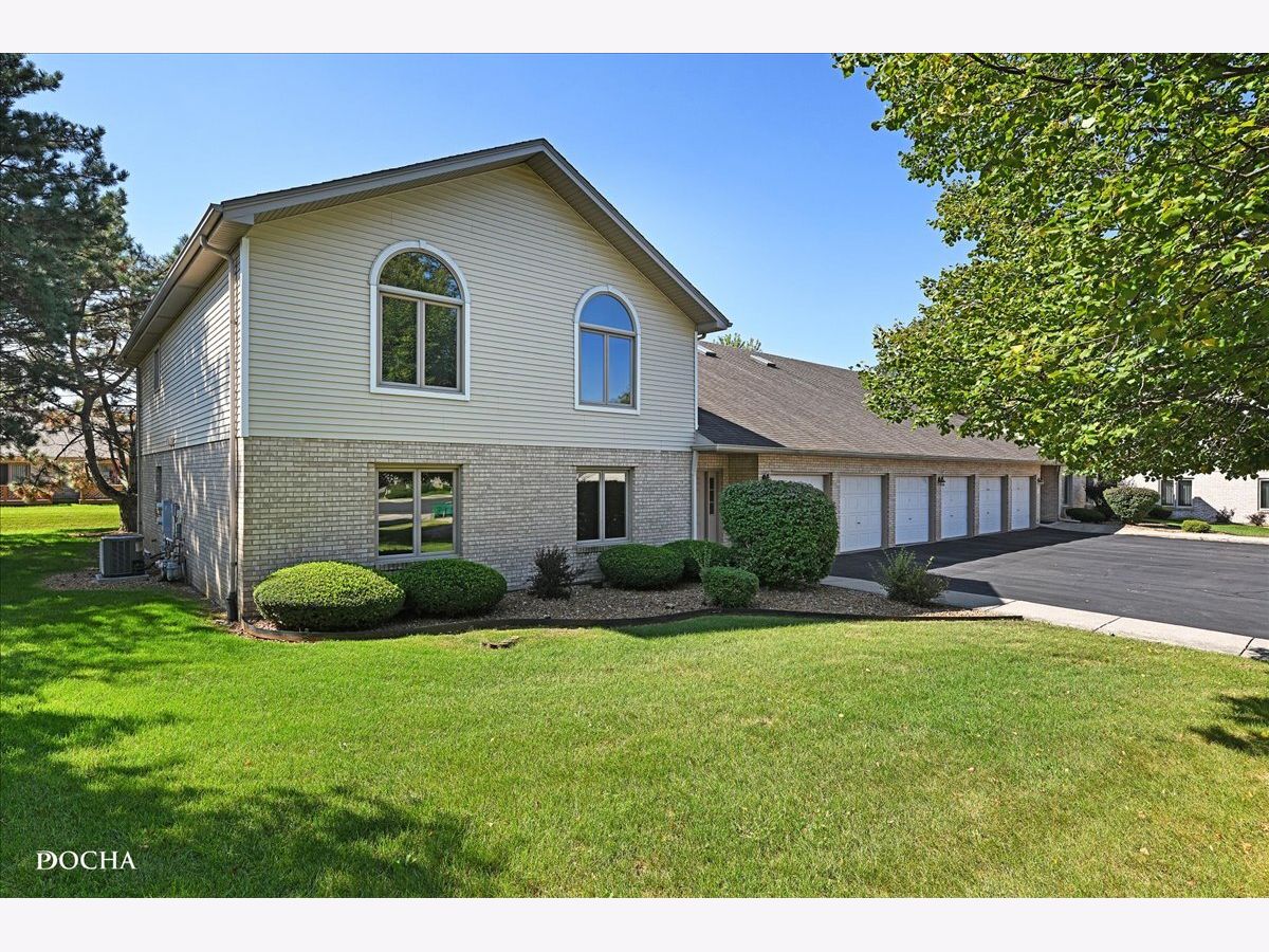  For Sale Joliet Illinois, 2632 Crescenzo Drive