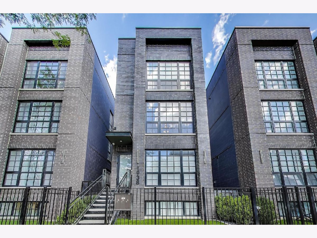  For Sale Chicago Illinois, 1938 Belmont Avenue