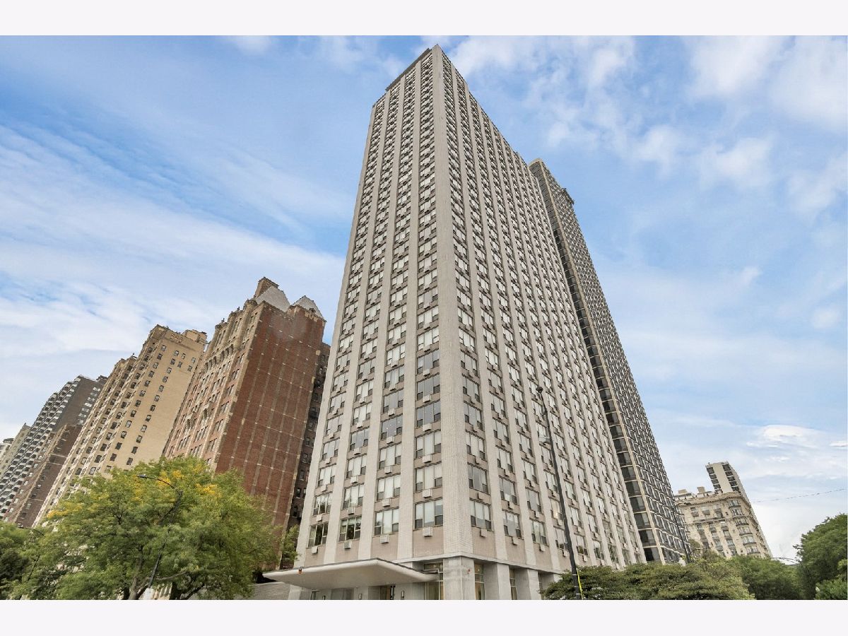 For Sale Chicago Illinois, 1550 Lake Shore Drive