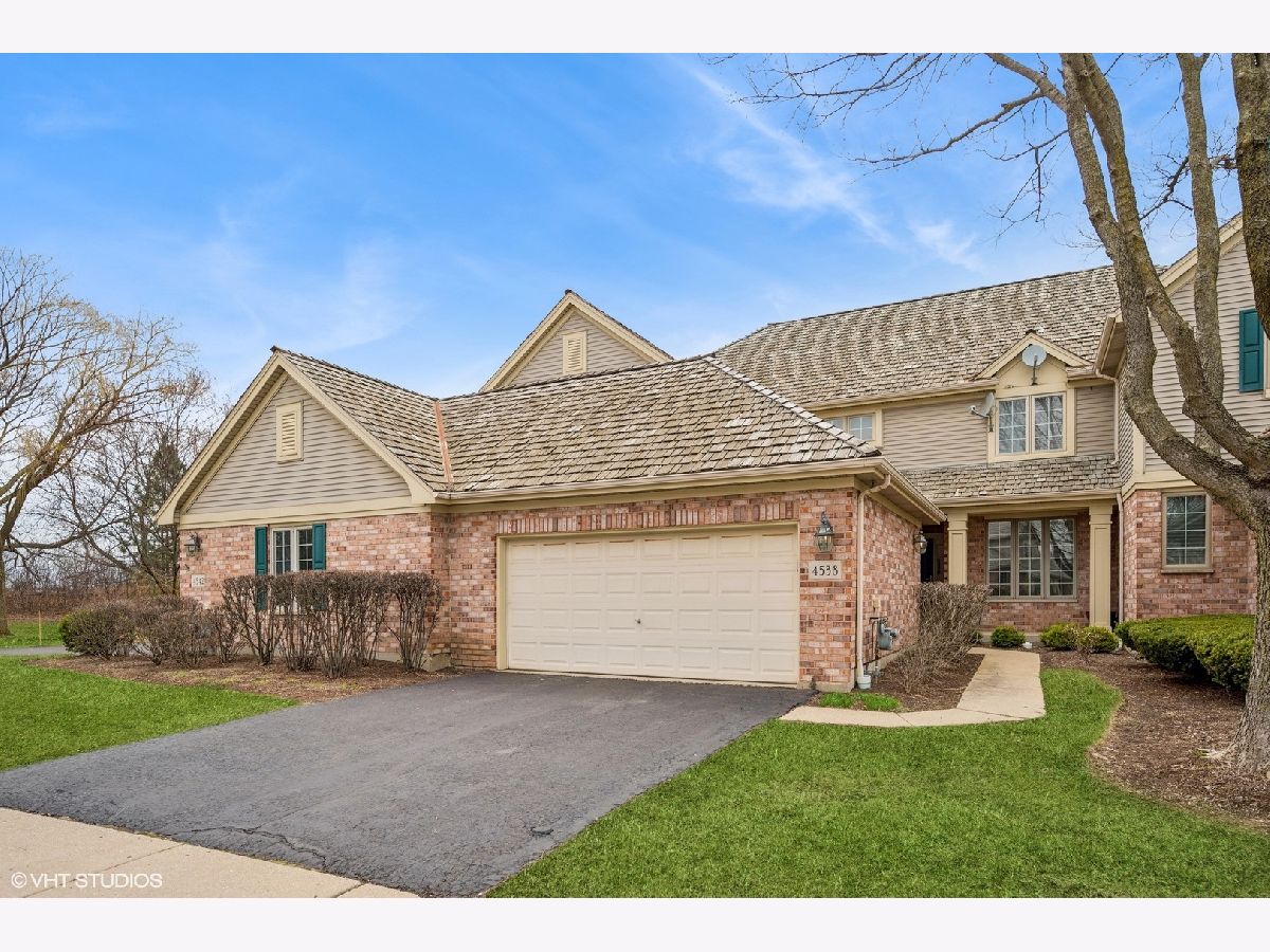 Homes & Condos & Townhomes For Sale Indian Ridge Glenview Illinois, 4538 Seminole Drive