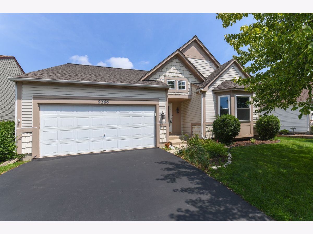  For Sale Elgin Illinois, 2366 Nantucket Lane
