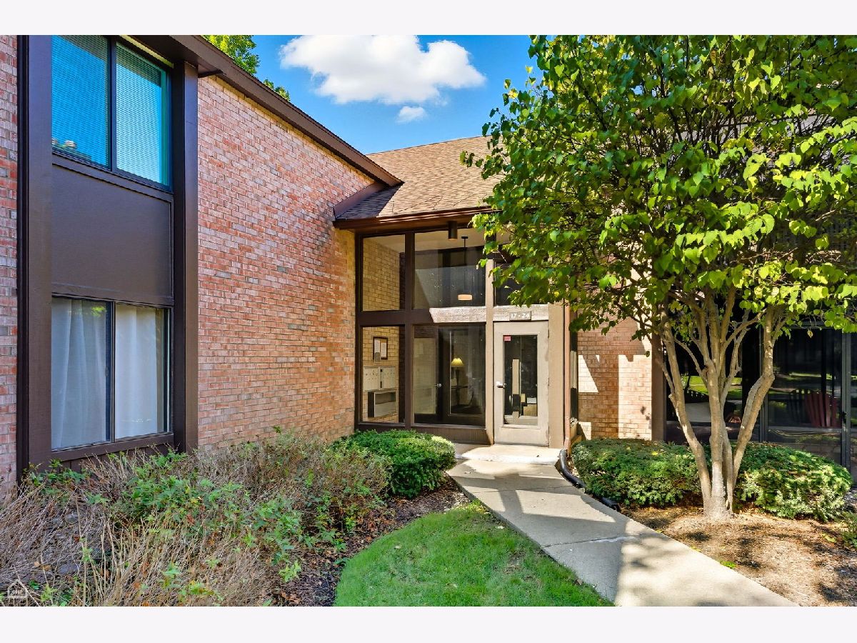 Homes & Townhomes & Condos For Sale Four Colonies Crystal Lake Illinois, 740 Saint Andrews Lane