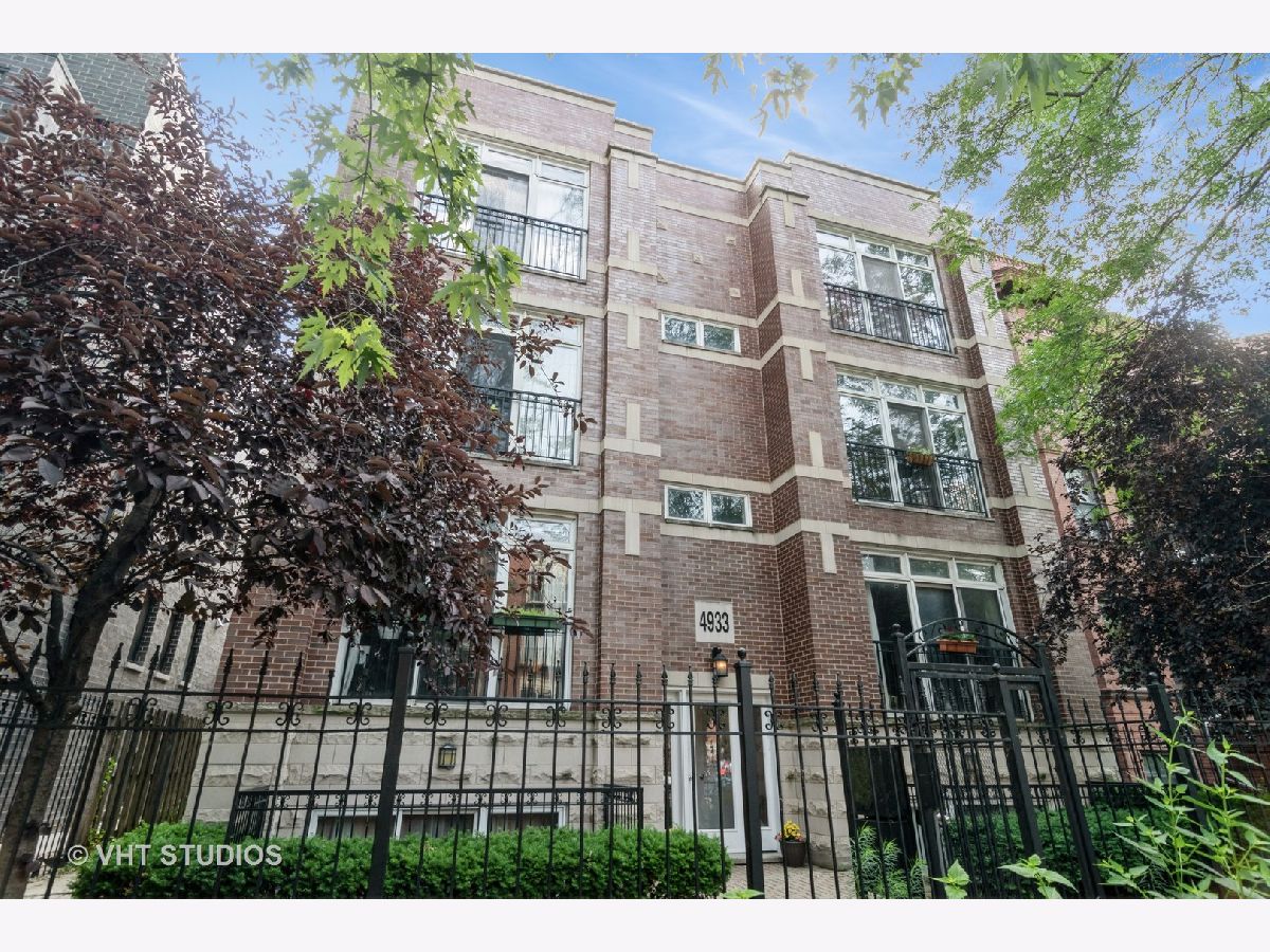  For Sale Chicago Illinois, 4933 Winthrop Avenue
