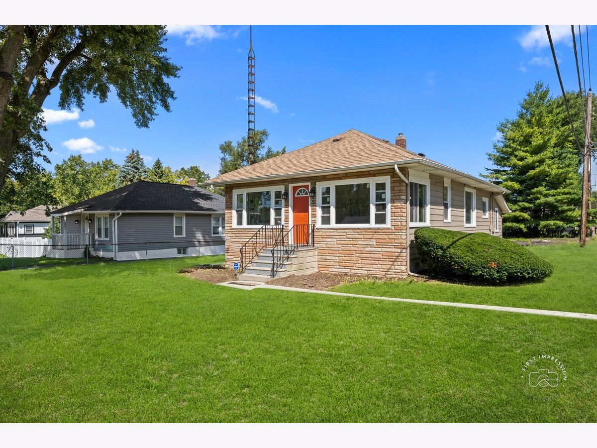  For Sale Elgin Illinois, 1550 Highland Avenue
