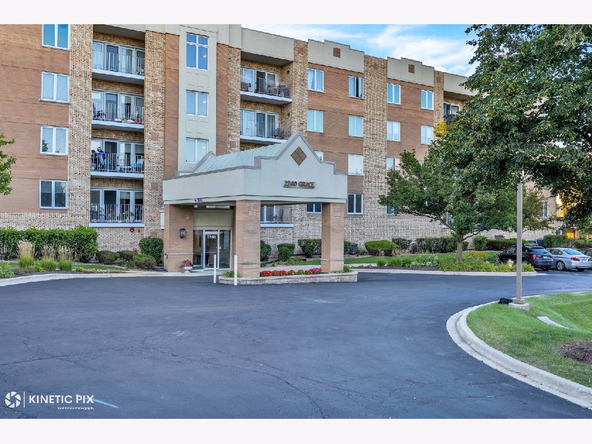  For Sale Lombard Illinois, 2240 Grace Street