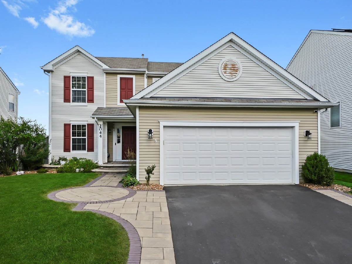  For Sale Woodstock Illinois, 2044 Woodside Drive