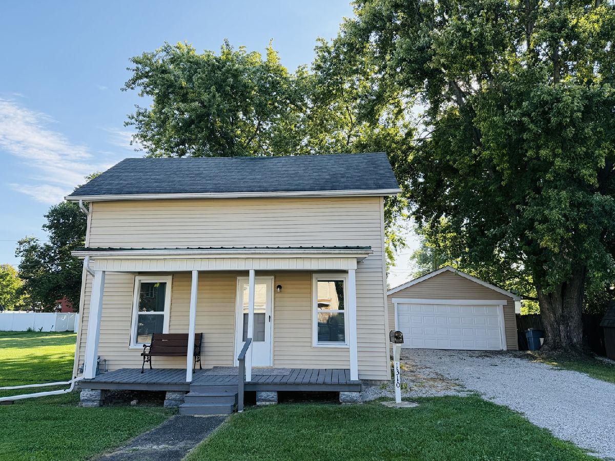  For Sale Pontiac Illinois, 1310 Aurora Street