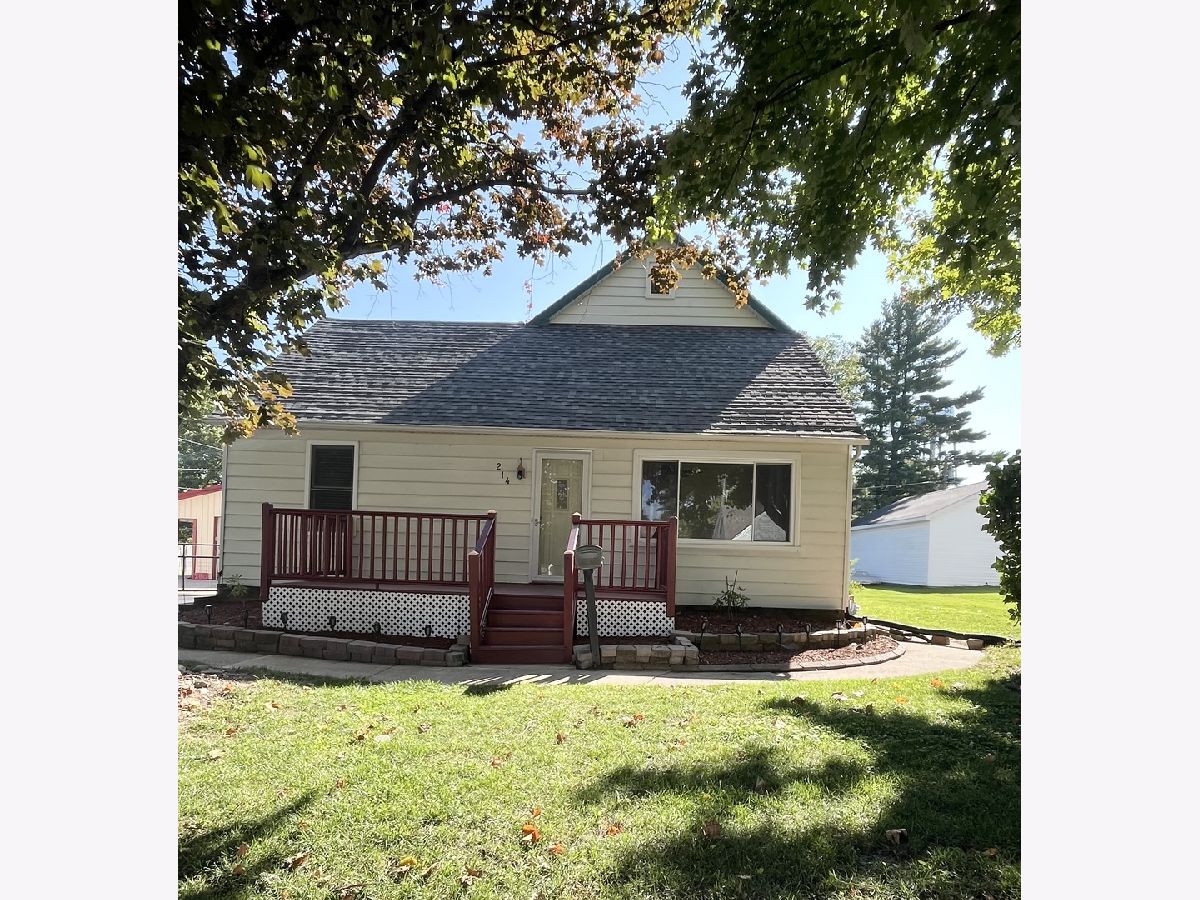  For Sale Genoa Illinois, 214 Stiles Avenue