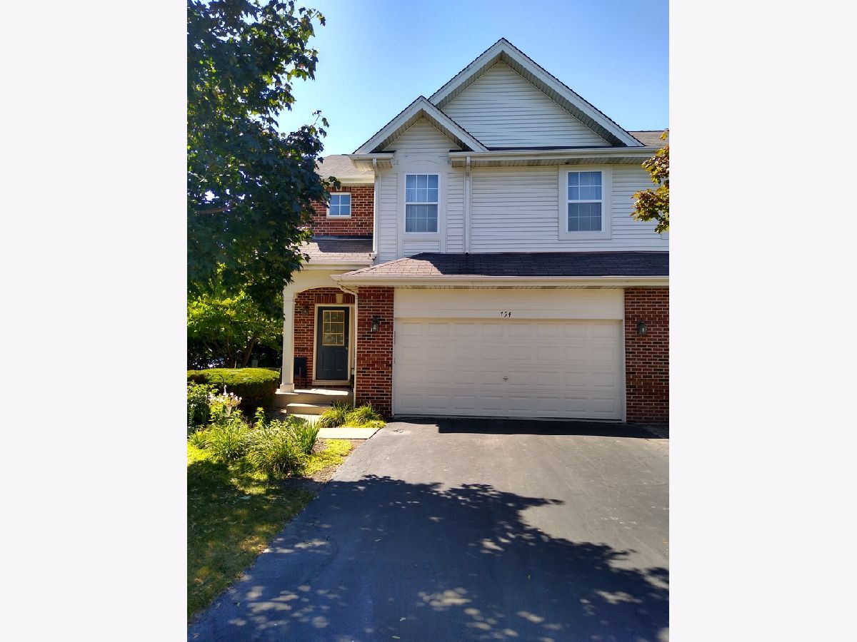  For Sale Wheeling Illinois, 754 River Walk Drive