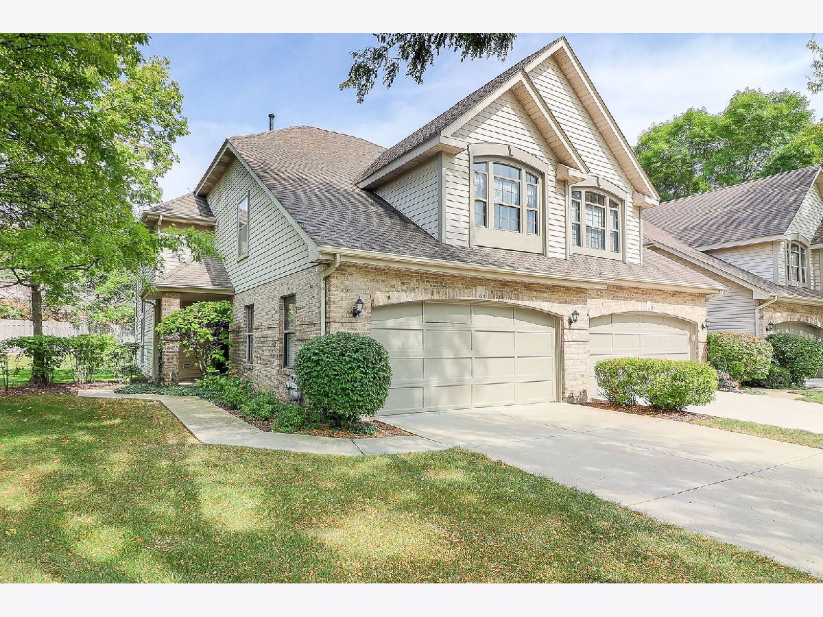 Townhomes & Homes For Sale Bloomfield Club Bloomingdale Illinois, 164 Springdale Lane