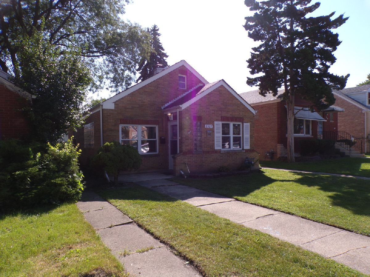  Rented North Riverside Illinois, 2327 Northgate