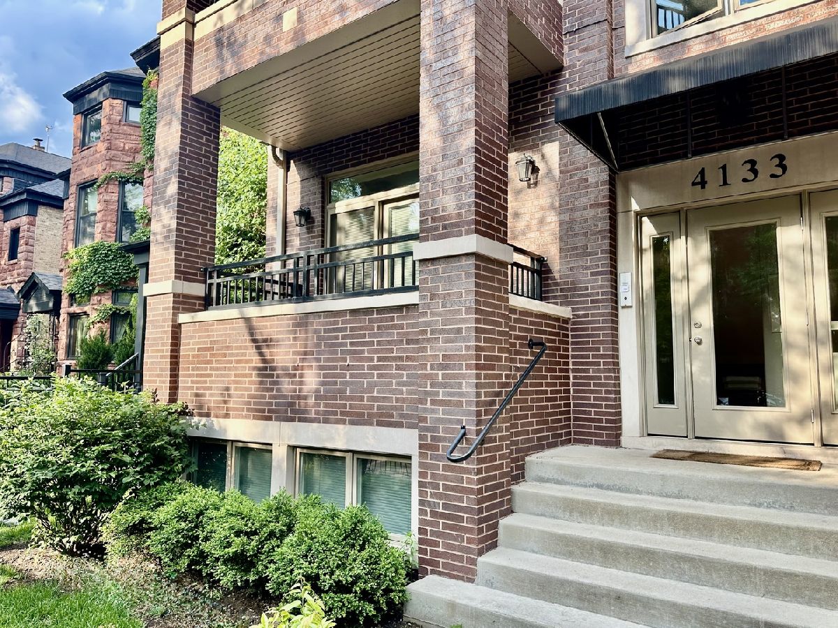  For Sale Chicago Illinois, 4133 Kenmore Avenue