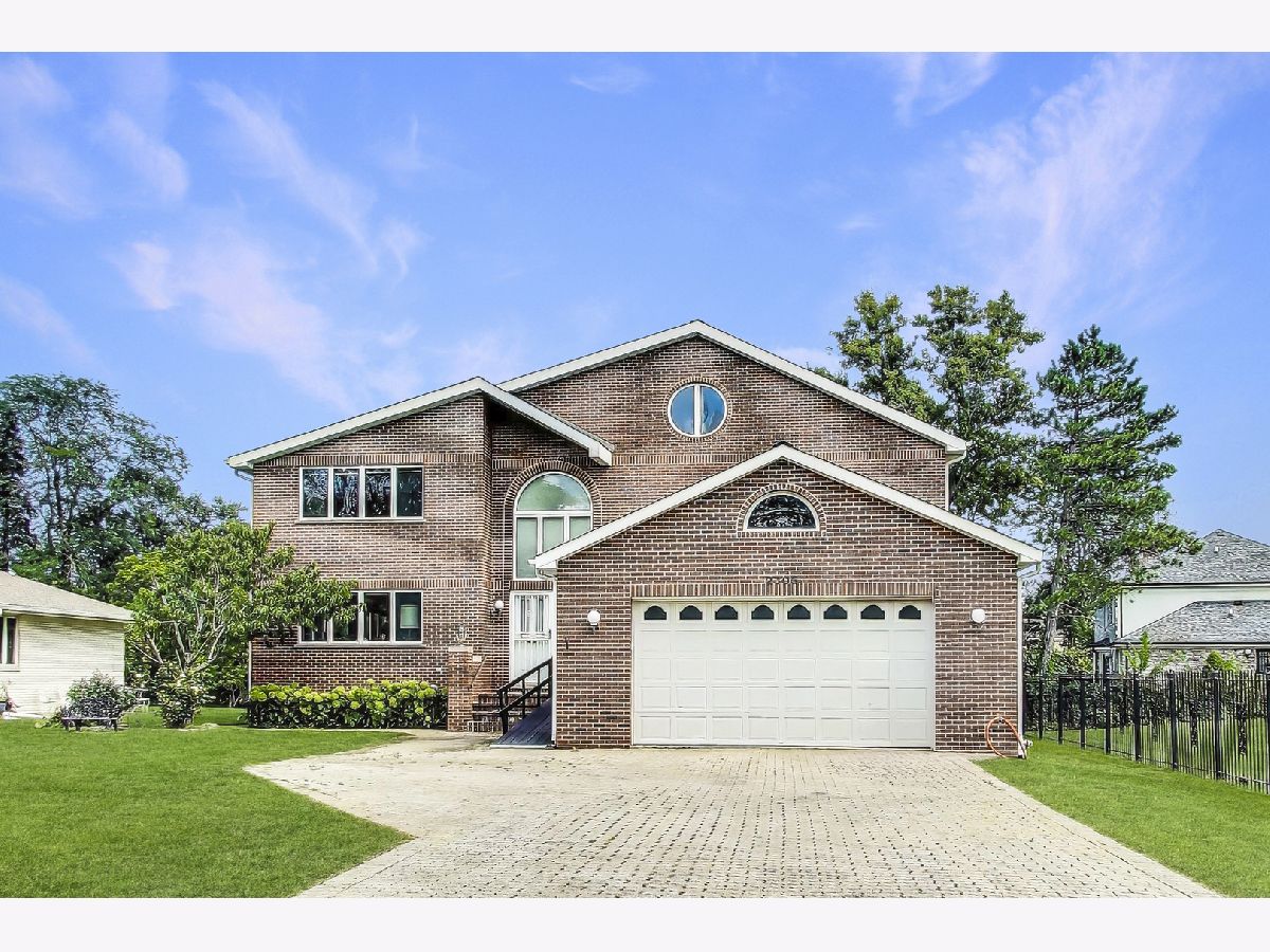  For Sale Glenview Illinois, 2305 Pfingsten Road