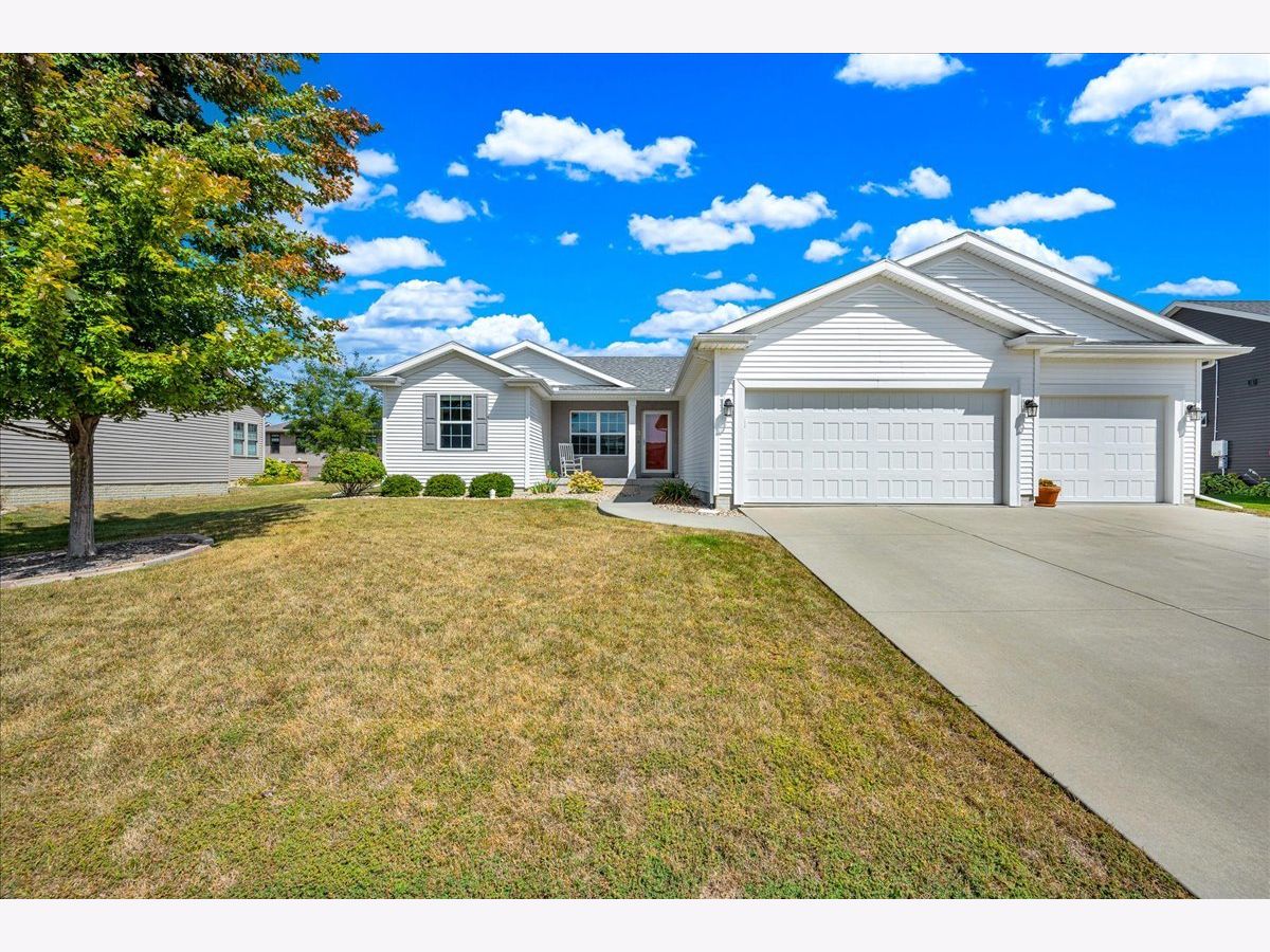 Homes & Condos & Townhomes For Sale North Bridge Normal Illinois, 2770 Sedona Drive