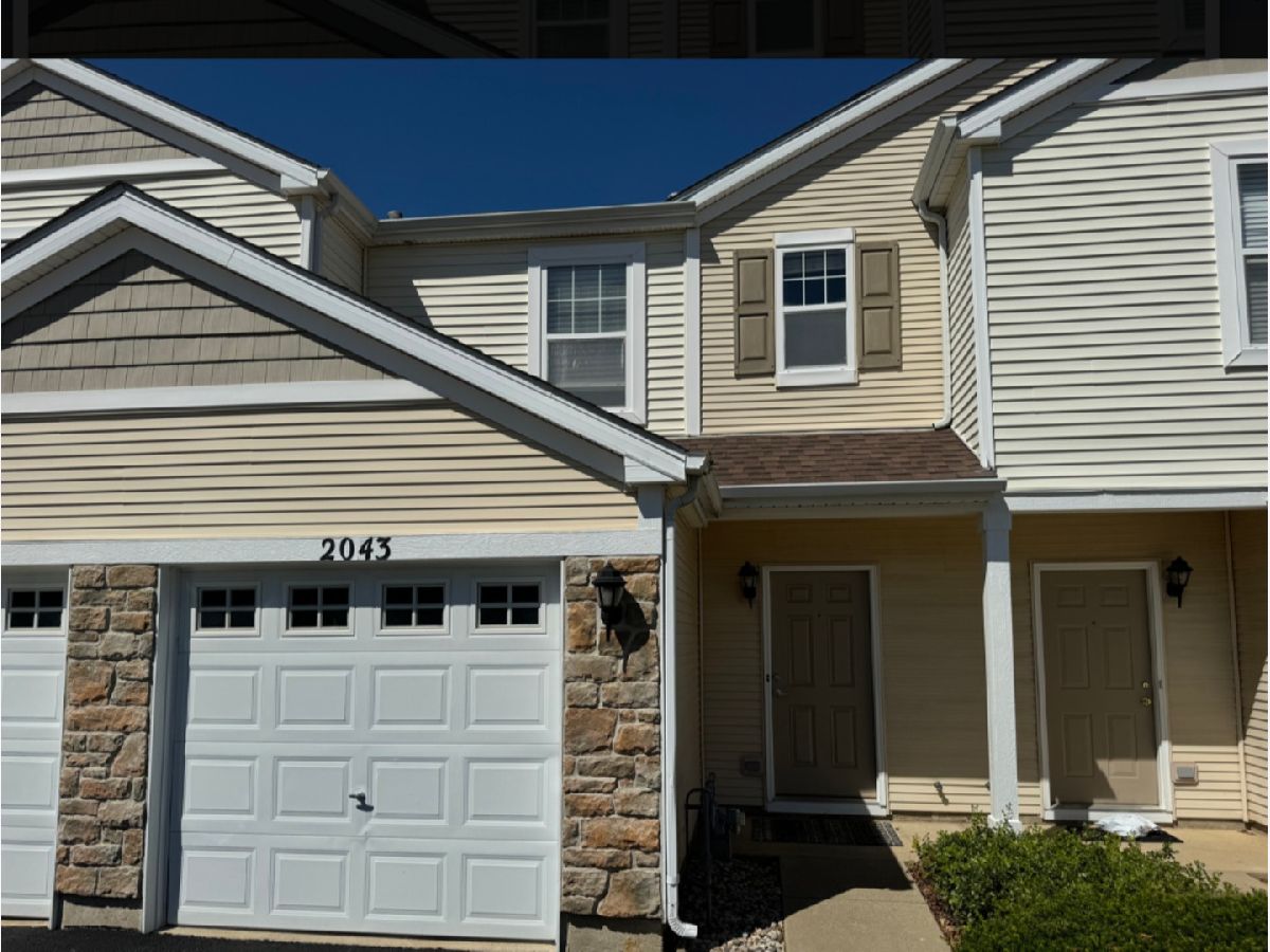 Townhomes & Condos Rented Silverstone Lake Carpentersville Illinois, 2043 Limestone