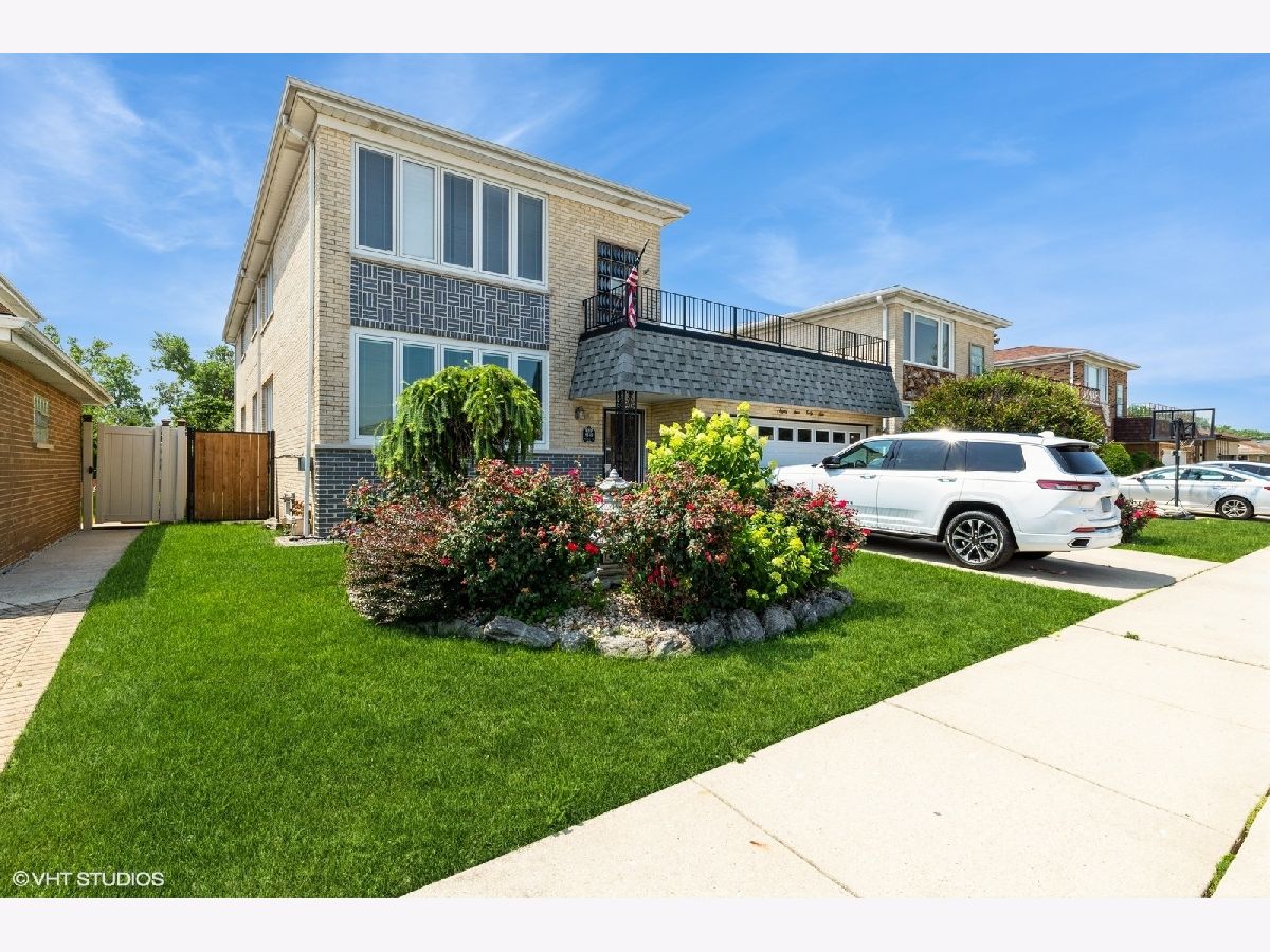 Homes For Sale Schorsch Forestview Chicago Illinois, 8449 Brodman Avenue