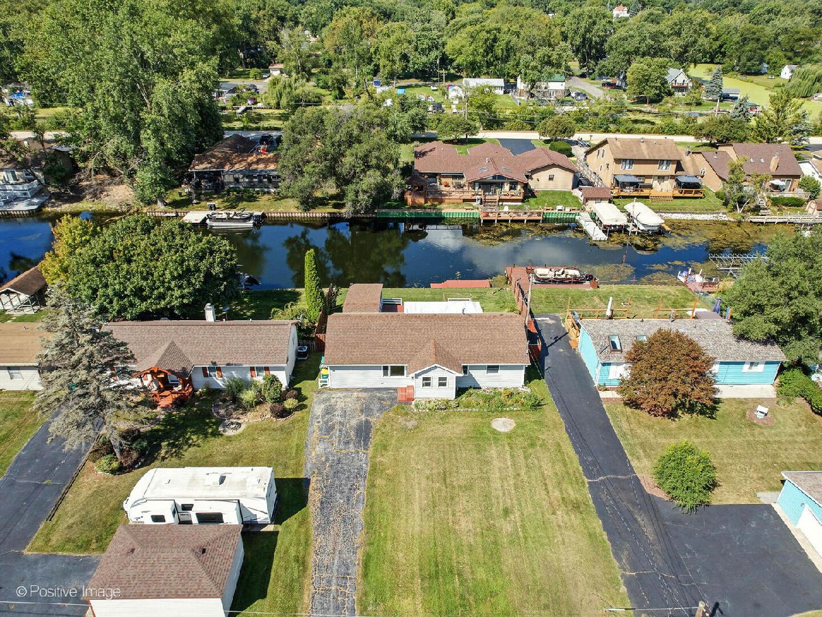  For Sale Mchenry Illinois, 702 Livingston Street