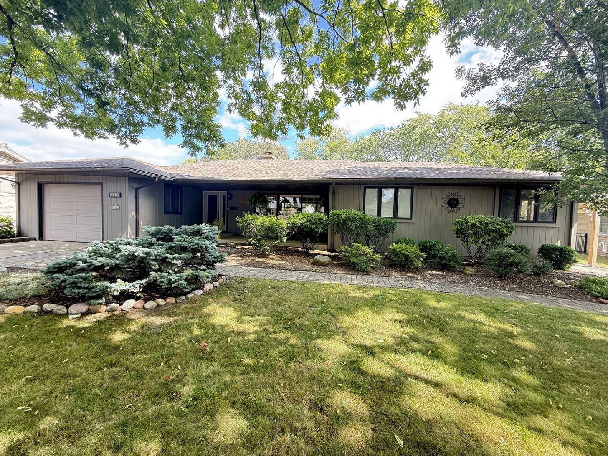  For Sale Mchenry Illinois, 812 Allen Avenue