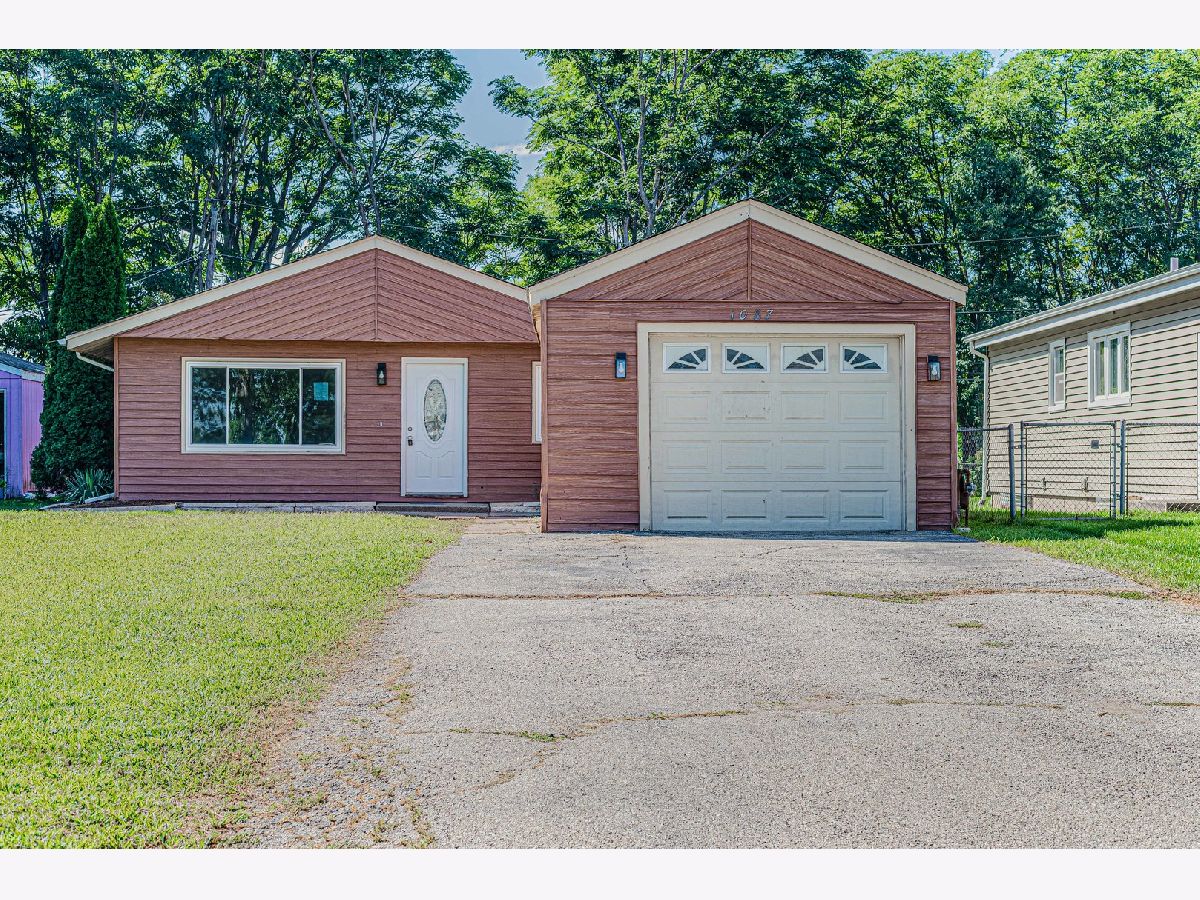  For Sale Elgin Illinois, 1087 Houston Avenue